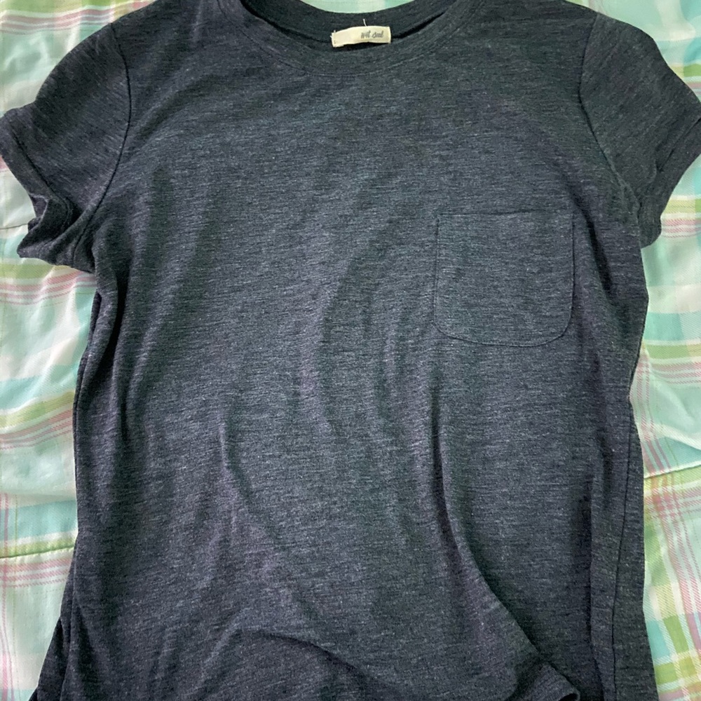 😍Womens Shirt (looks Prettier if worn)